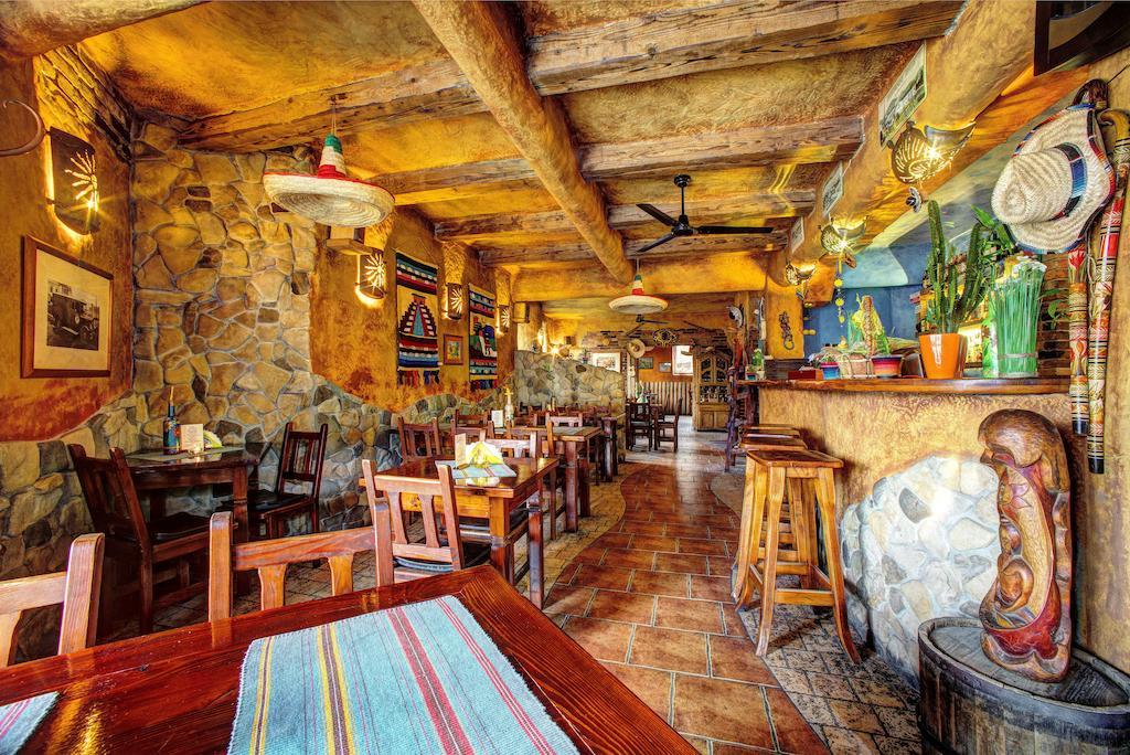 Xavito Bed and Breakfast Sanok Exterior foto
