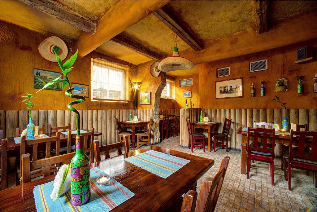 Xavito Bed and Breakfast Sanok Exterior foto